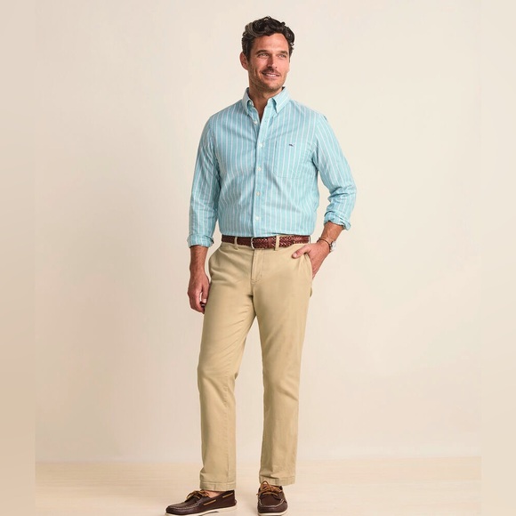 NWOT Men’s Vineyard Vines Classic Chinos Color: Sand Size:40x32 - Picture 1 of 11